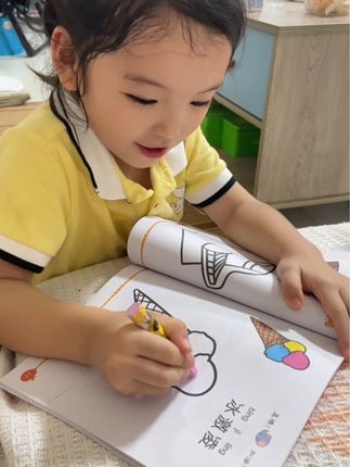 #画画涂色本#2-6岁#孩子画画#涂色#乐趣 画画涂色本2-6岁小手涂色画幼儿园图案艺术认识色彩宝宝多彩主题