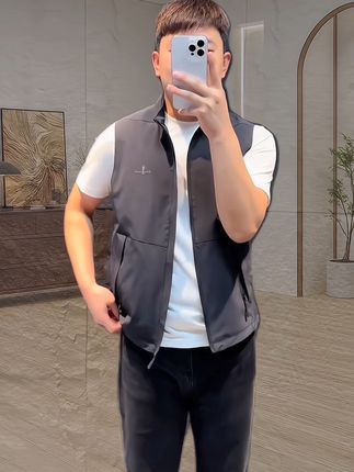 男士马甲外套,时尚有气质#品质男装 #马甲 #外套 #时尚穿搭 #潮流穿搭 @巨量千川
