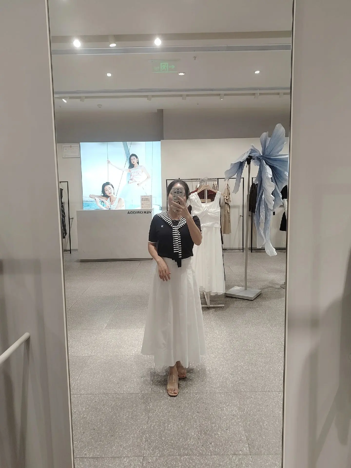 V系高智艺术风/这件披肩领针织也太好看吧。#VEROMODA - 抖音