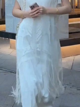 法式夏季温柔蕾丝圆领显瘦设计感遮肉流苏气质连衣裙#好看洋气#遮肉显瘦#连衣裙