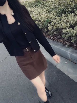 男人爱的越深,就越会控制脾气。因为爱惜,所以克制。女人爱的越真,就越容易生气,因为在乎,所以苛求。所以,男人因爱而克制,女人,因爱而苛求。毫不在乎就不会生气,不知珍惜,才会乱发脾气!#高级穿搭 #收腰显瘦 #气质穿搭 #时尚洋气