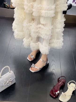 #爱了爱了 #夏季凉鞋 #闺蜜穿搭 #美鞋穿搭 #哎呦喂你鞋真好看