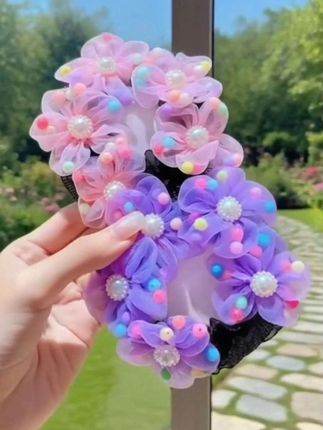 💃#花朵发网 女儿跳舞要扎丸子头我就给她用这个敲好看的花朵发网兜,告别丸子头的单调!#丸子头发网 #丸子头网兜 #丸子头神器 #生女儿就是用来打扮的