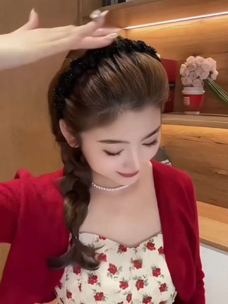 #发饰头饰真的很加分 好漂亮的串珠波浪发箍~上头真的很惊艳!好显高级感#发箍这样戴好美 #这也太好看了#发箍 #做个美美的小仙女