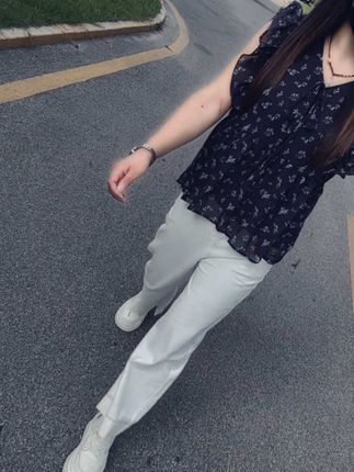 没有永恒的巅峰,也没有永远的低谷,在抵达终点之前,永远不要停止脚步,调整好自己的状态,找到前进的力量,成为最好的自己,加油姐妹们……#穿搭#夏季穿搭