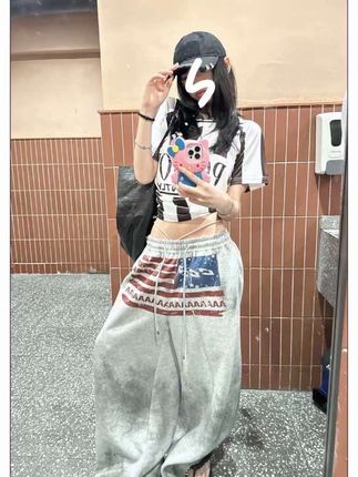 #宽松版型 花生酱痞帅炸街风做旧脏染印花抽绳阔腿卫裤女秋宽松垂感裤子#辣妹穿搭 #滨海京东MALL盛大开业 #喝雪碧嗨翻音乐节 #大国重器守护天地 @DOU+上热门