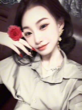 有钱给她买束花 别总买她的泪花