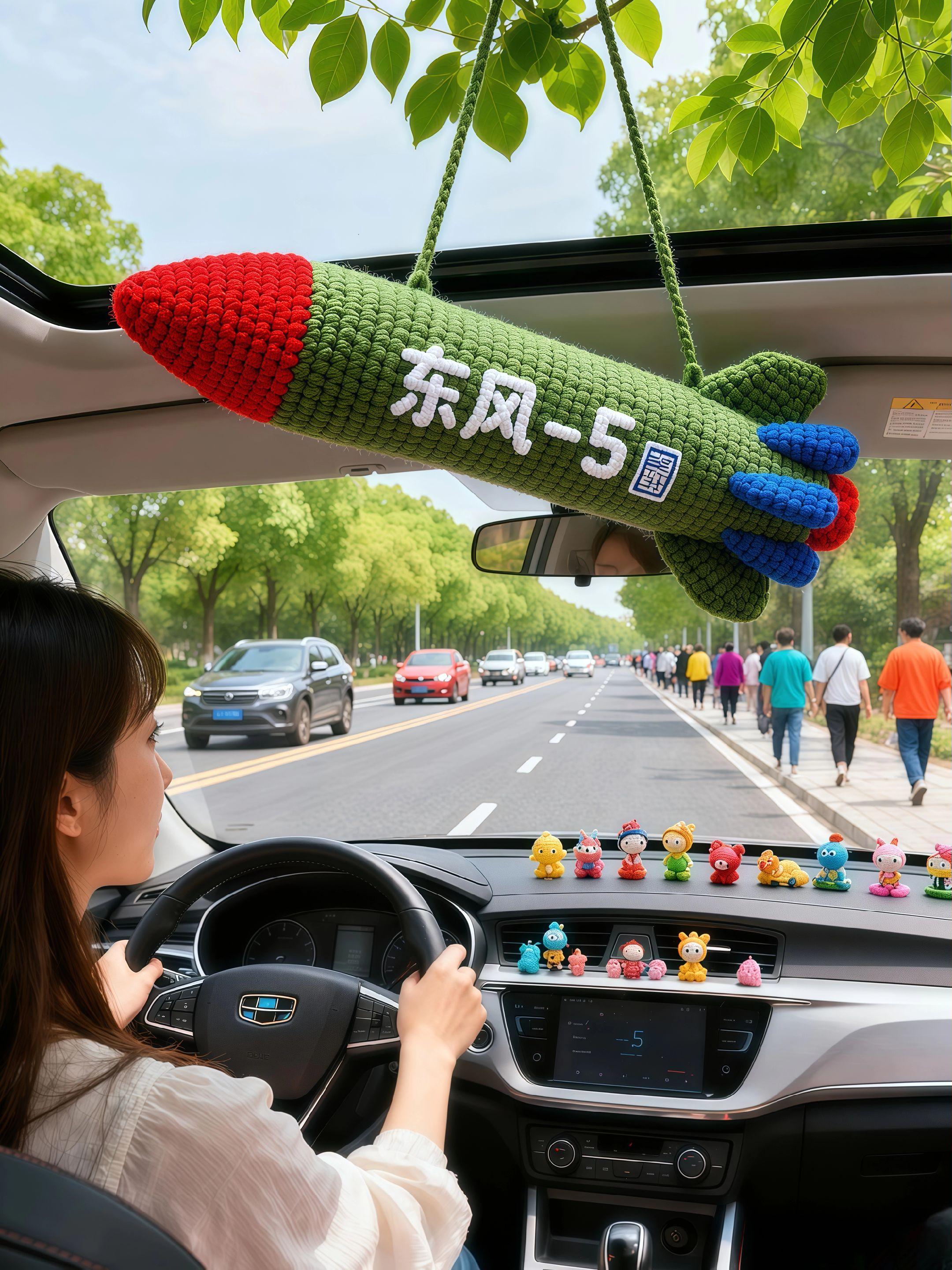 东风5C造型抱枕,抱在怀里安全感爆棚!自带“覆盖全球”的硬核气场,把安心值拉到顶格~ #东风5c #抱枕