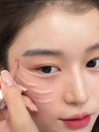 一笔搞定妈生粉蚕卧蚕!!这下再也不会找不准位置了~#卧蚕#平价彩妆#双头卧蚕笔#美妆好物#无限回购的宝藏单品