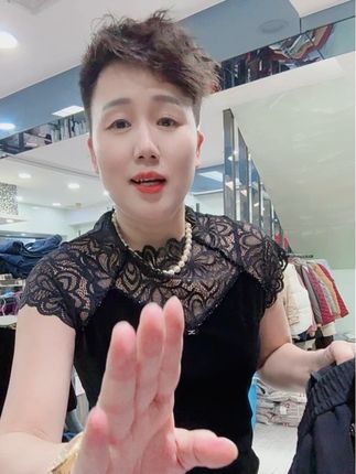 所以,女人一定要想明白一个道理,相爱不能抵万难,因为爱会消失,会转移。婚姻一场山高路远,拼的不是爱,而是良心!#实体店女装 #源头实力厂家 #同城 #大码女装