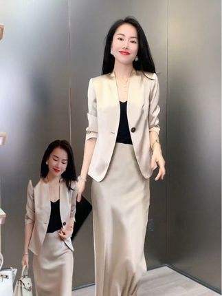 新款时尚气质半身裙西服套装#简约大气#日常穿搭