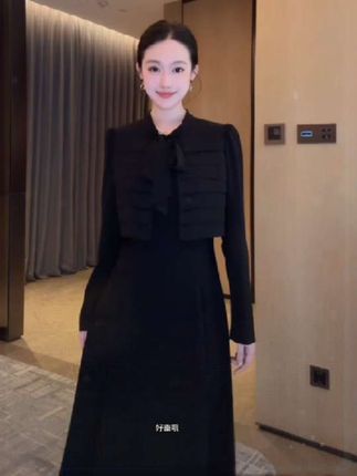 DALI PLUS”假两件斗篷系带“百搭通勤连衣裙#优雅气质 #轻奢女装 #通勤搭配 #高级感穿搭 #又酷又飒