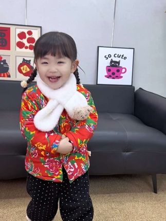 每年都给女儿安排一件东北大花袄,内里加棉加厚,穿上喜庆又洋气,保暖又舒服, #东北大花袄土到极致就是潮 #东北大花袄火到国外 #萌娃穿搭分享 #高品质童装