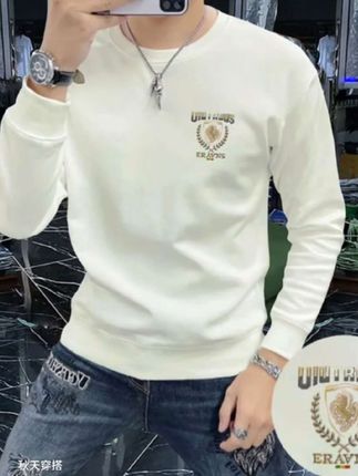 @DOU+小助手 #品质男装#谁穿谁好看#内容启发搜索#潮流穿搭#打底衫