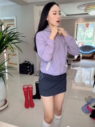 我超爱😊浅紫色可以情侣款的哦男生去买卡其色 100锦纶 轻薄透气 upf50➕一点点都不粘身的 如果你经常户外一定要有一件它家的👇#凯狄仕户外#防晒衣穿搭 #夏日必备