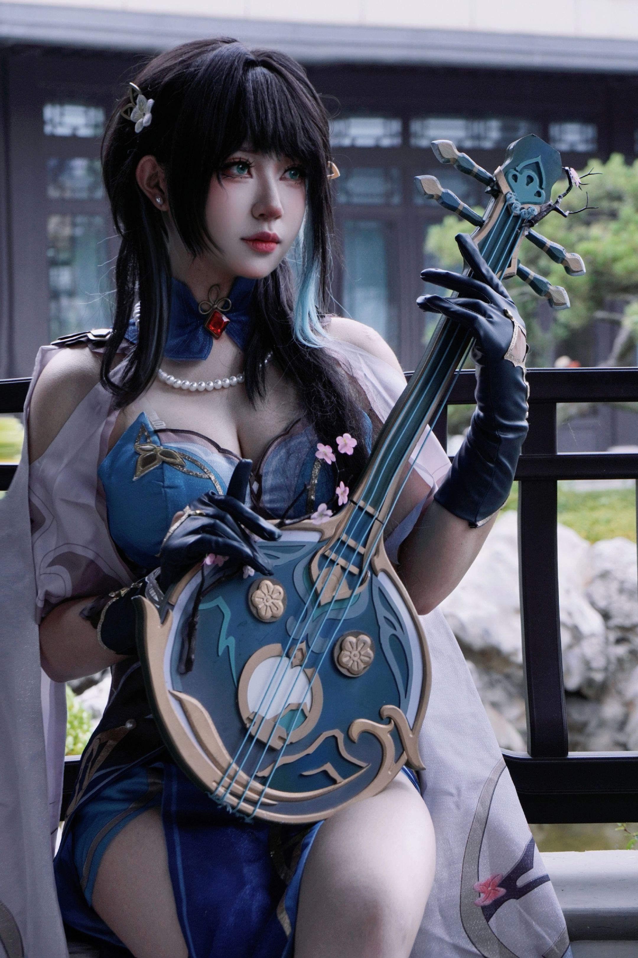 柳下闻瑶琴起舞合一曲。#阮梅 #崩坏星穹铁道 #cos