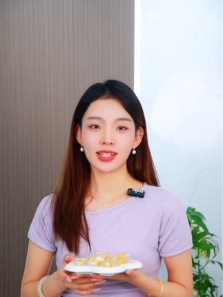 秋季来临梨膏糖一定多囤多备,清凉润喉,草本健康#健康养生 #润喉护嗓