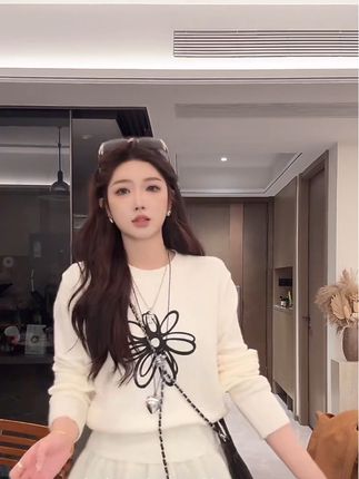 姐妹,好看又有收腰设计感的慵懒风宽松毛衣😻#秋冬穿搭 #甜系女孩 #慵懒风穿搭 #穿搭 #谁穿谁好看