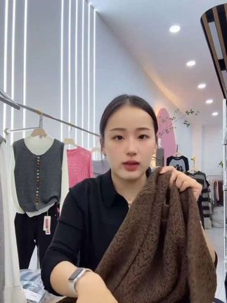 #秋冬穿搭和饰品搭配来了 咖啡麦穗」宝藏百搭款!薄款镂空圆领显瘦针织衫女25春夏新款#针织衫 #镂空针织衫 #泡沫美人