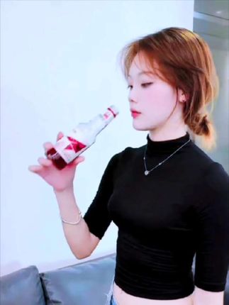 闺蜜安利的这个时光印象苏打酒好喝#你的中秋团圆塔子前来报到 #微醺时刻 #苏打酒 #时光印象苏打酒 #无限回购的宝藏单品