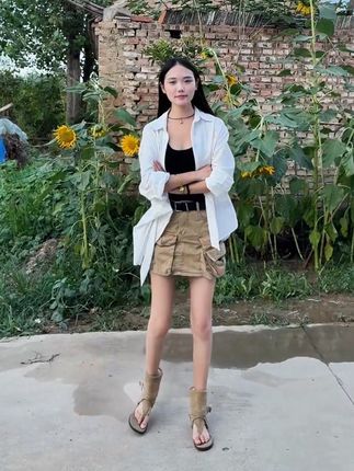 有些花钱 不叫花钱 叫精神维护费 一杯咖啡能买十个鸡蛋 可是 我想静静的时候 我不能去吃十个鸡蛋#村里的姑娘 #农村生活 #小个子穿搭