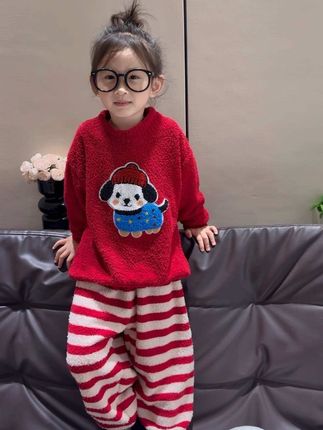 我们都在养一个小时候的自己 以爱的名义宴请小时候的自己 慢慢长大吧我的女儿 这个世界不缺大人 #当妈妈后 #我的女孩👧🏻 #带娃