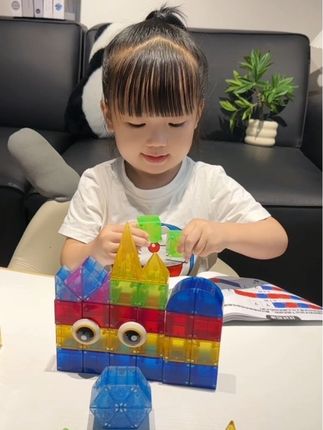 宝宝一岁后多玩开放性玩具,这款#磁力积木 360度磁吸,易搭建,锻炼宝宝动手能力,培养专注力,激发想象力和创造力,是一款很不错的玩具#益智玩具 #儿童玩具#专注力培养 #亲子互动
