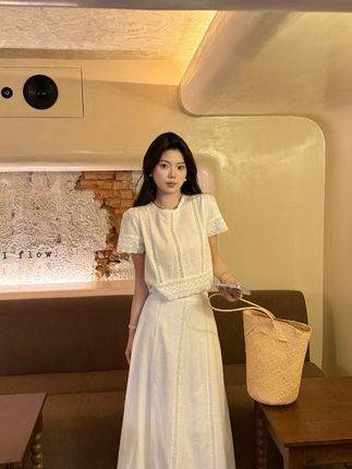 夏日韩系温柔镂空花边设计感衬衫女半身裙短袖两件套装#夏日必备 #夏季穿搭 #显高显瘦 #今日穿搭 #法式复古慵懒风