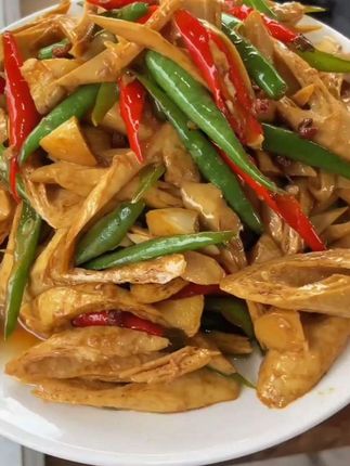 四川开江特产豆笋,豆香浓郁,味道醇香,营养丰富,爽滑有嚼劲,食用广泛,可炒,炖,凉拌,卤,火锅等
