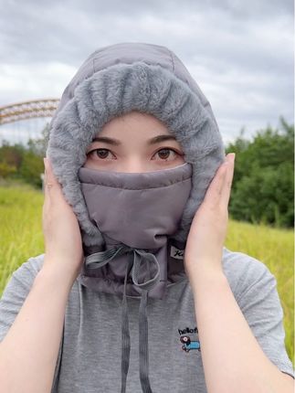 冬天骑车怕冷的可以戴上这个三合一的保暖帽,脸部、头部和耳朵都可以很好的包裹住,特别暖和#保暖帽#保暖又好看 #冬季必备