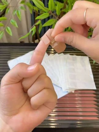 可以劈叉的防护贴也太方便了吧,比普通的舒服还结实,真的可以备点放家里!!#防护贴#创可贴