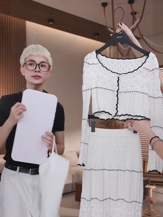 QIAOLA/乔拉【天使心语】秋季精梳棉毛织氛围感显瘦上衣半身裙预售#秋季新款#时尚套装#显瘦穿搭#时尚穿搭