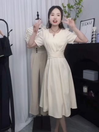 2025夏季新气质时尚百搭长裙女高级收腰显瘦赫本风连衣裙D1467 #夏季连衣裙 #收腰连衣裙推荐 #赫本风连衣裙 #夏季女装 #气质女神