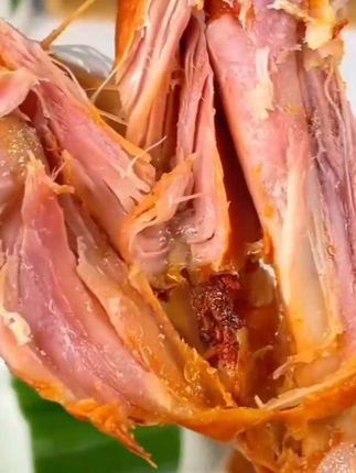 #姐妹们这个鸡腿真的很鲜很嫩!!肉质不柴也不硬,饿了馋了来一个真的太解馋了~#蛋白质 #鸡腿#解馋 #解馋