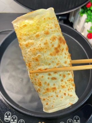 家有学生早上不知道吃啥的你就试试这个#鸡蛋灌饼 简单方便孩子还喜欢吃,早餐五分钟搞定 #鸡蛋灌饼 #营养早餐
