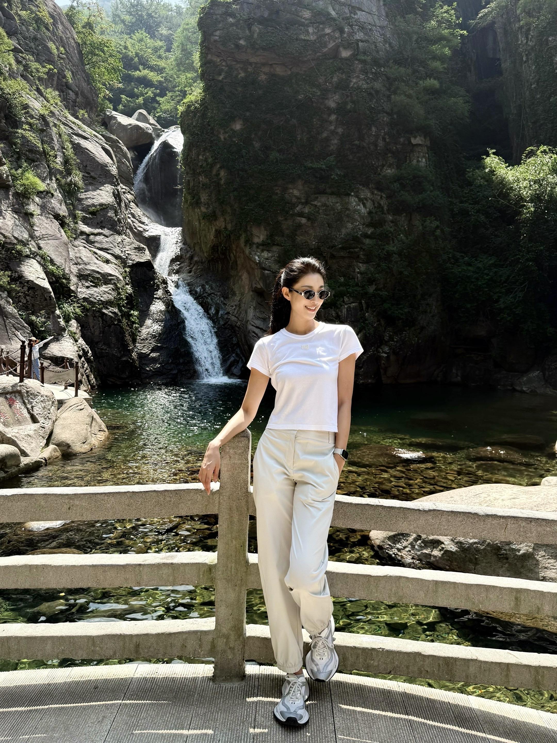 山顶的冰糕格外好吃🍦🌳#爬山⛰️ #户外徒步