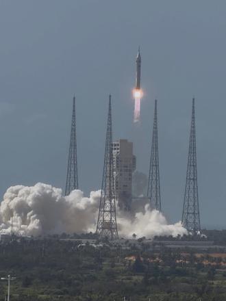 2026.2.11 📍海南·文昌
亲眼见证长征十号甲首飞试验
人生第一次看火箭发射
致敬中国航天
感受国家力量
我爱我的祖国🇨🇳#火箭发射#文昌火箭发射