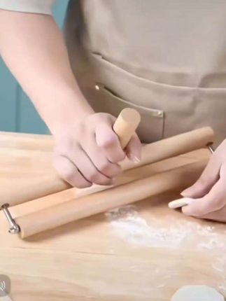手握擀饺子皮器 省力包子皮,小饼滚轴擀面杖榉木大小号。#纯手工打造 #饺子皮擀法 #饺子#擀饺子皮妙招 #厨房好物