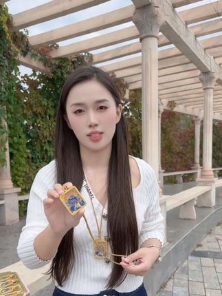 我们普通人应该怎样挑选适合自己的唐卡?#五台山#唐卡#唐卡吊坠
