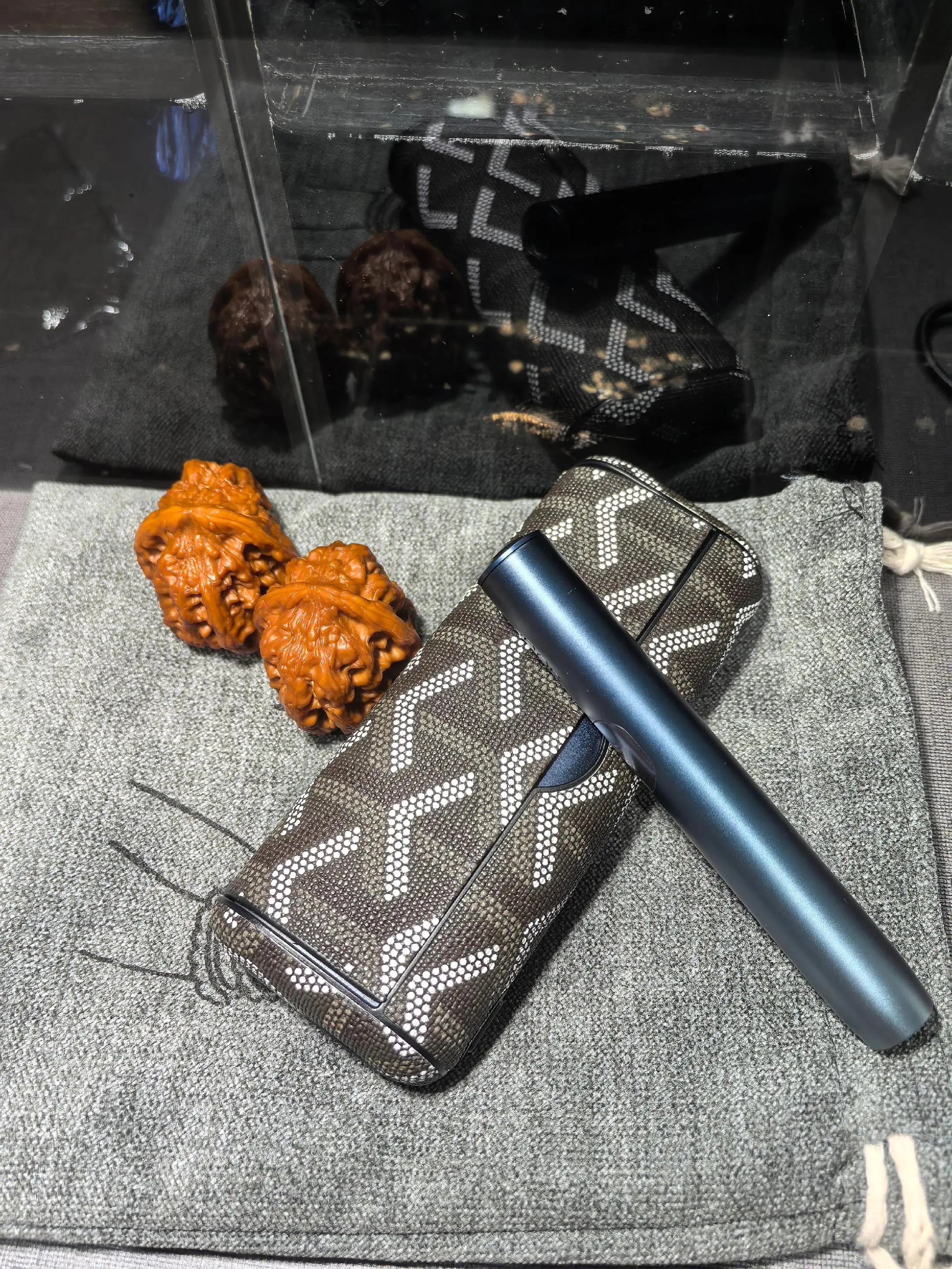 新皮肤,手感真不错#iqos - 抖音
