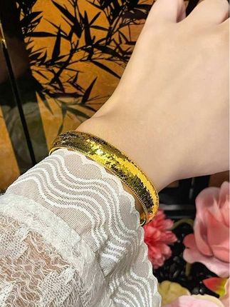 像仙女洒向的星光, 愿你能平安喜乐#手镯 #黄金 #黄金首饰