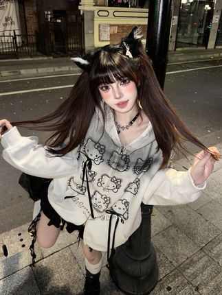 女孩子都喜欢我这种酷的 #kellykitty 渐变KT猫 #少女感穿搭 #酷女孩穿搭 #甜系女孩 #街头穿搭