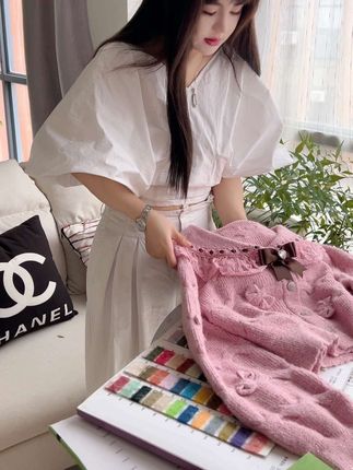 女孩子就要永远自由如风,为自己的穿搭着迷~ #品牌 #专柜撤柜