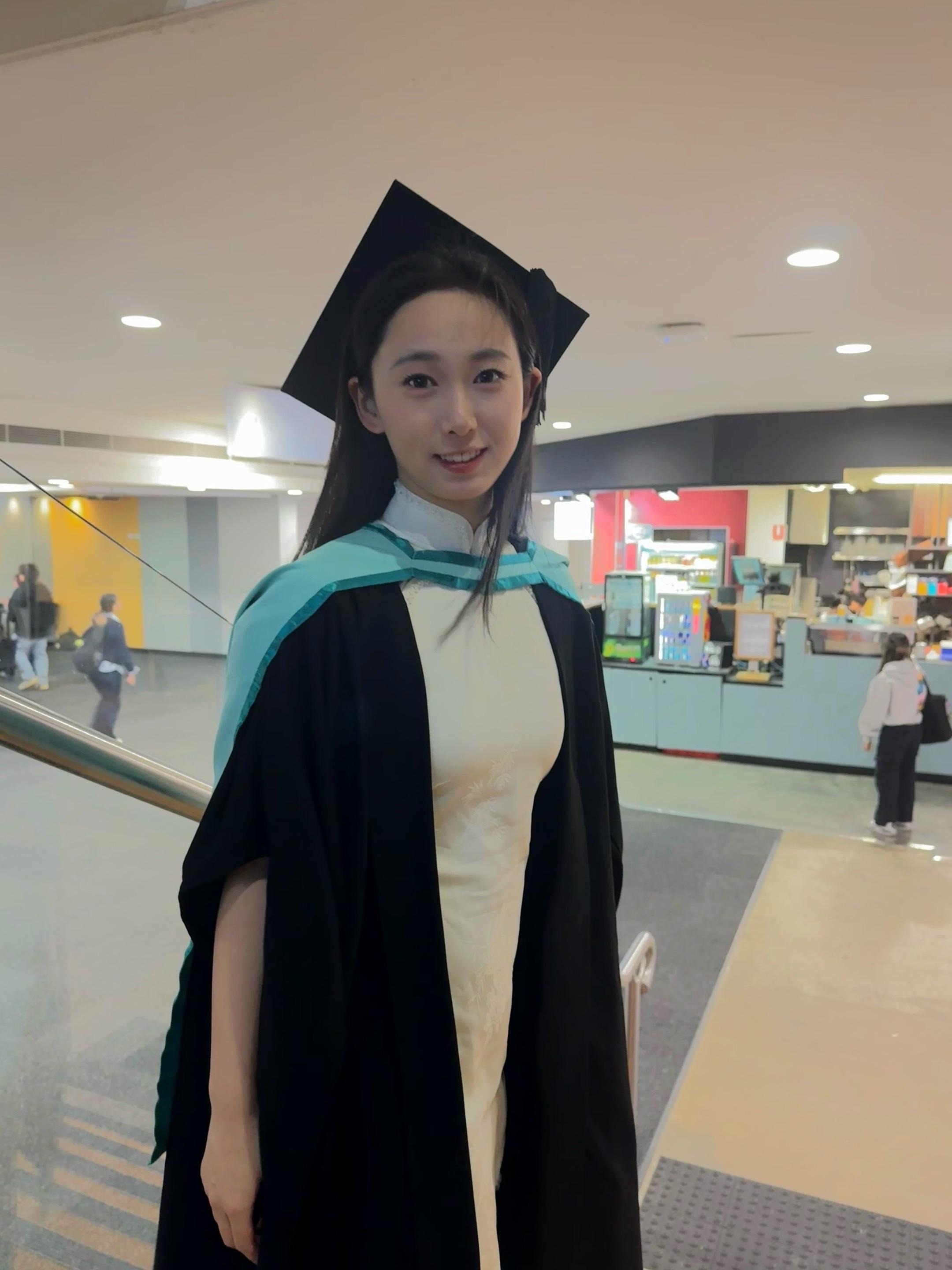 毕业啦 学生时代就到此告一段落了 匆匆忙忙就开始工作 翻看旧照片才知道高中老师说的 这就是我们最快乐的时候