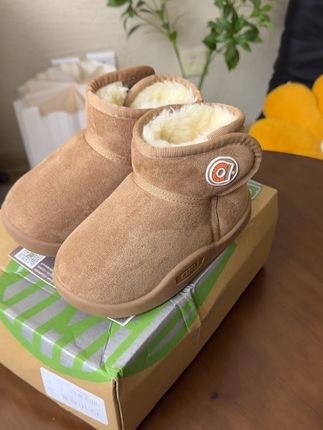 马上大降温了,妈妈们赶紧提前备上!#爱护康雪地靴 加绒加厚的又暖和又舒服!#宝宝雪地靴 #宝宝鞋子秋冬 #儿童雪地靴