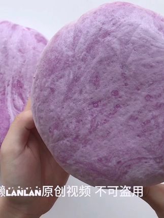 用我家无名高透加爸爸的剃须泡沫做的充气冰山,还不错挺充气🤣 一盒无名高透混2瓶剃须泡的效果