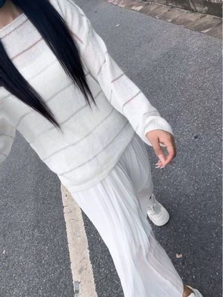 “人的本性就是这样,不记千般好,只记一时错,需要时热情,不需要时冷淡…”#淑女范 #高级感穿搭 #气质穿搭 #针织毛衣 #半身裙套装