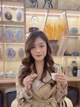 中秋月圆人团圆,我们天香茶苑愿你与家人共享天伦之乐,幸福美满到永远。#茶叶#中秋快乐 #喝茶吃月饼 #今天你喝茶了吗人生就是一场盛大的旅行