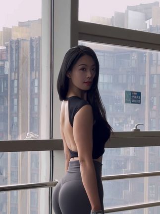#美背杀 #健身穿搭 #原相机拍摄 #身材挑战 #好身材练起来