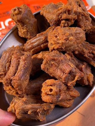 追剧搭子真的巨香巨解馋!#鸭脖 #风干鸭脖 #手撕鸭脖 #追剧小零食 #太好吃了